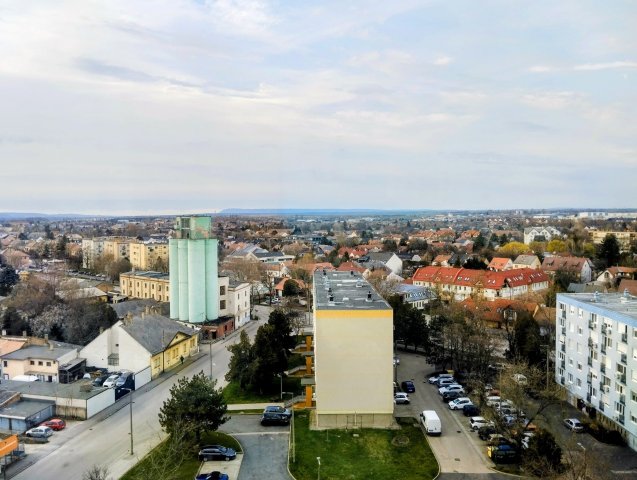 Eladó panellakás, Székesfehérvárott, Sarló utcában 52 M Ft