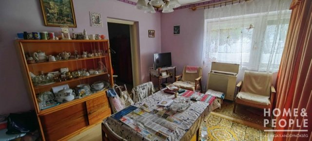 Eladó családi ház, Újszentivánon 89.9 M Ft, 6 szobás