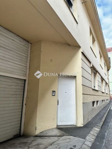 Eladó garázs, Pécsett 13.9 M Ft / költözzbe.hu