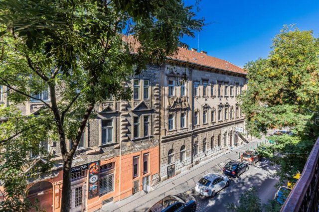Eladó téglalakás, Budapesten, VII. kerületben 79.9 M Ft