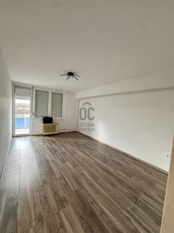 Eladó panellakás, Lentiben 28.5 M Ft, 3 szobás