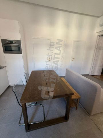 Kiadó téglalakás, albérlet, V. kerületben, Vámház körúton