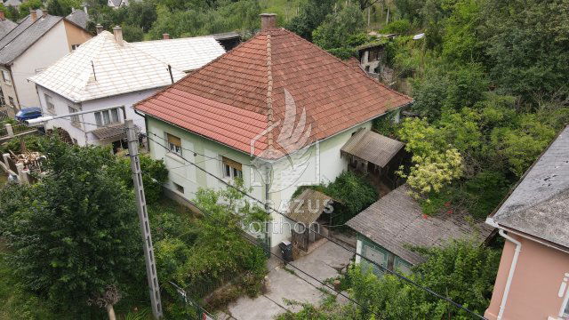 Eladó családi ház, Ózdon 9 M Ft, 3 szobás