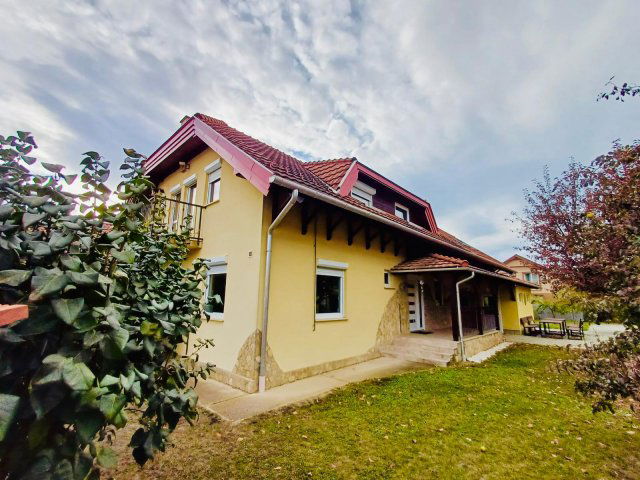 Eladó családi ház, Pomázon 149.9 M Ft, 6+1 szobás