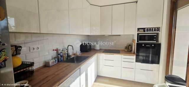 Eladó családi ház, Veresegyházon 249 M Ft, 6 szobás