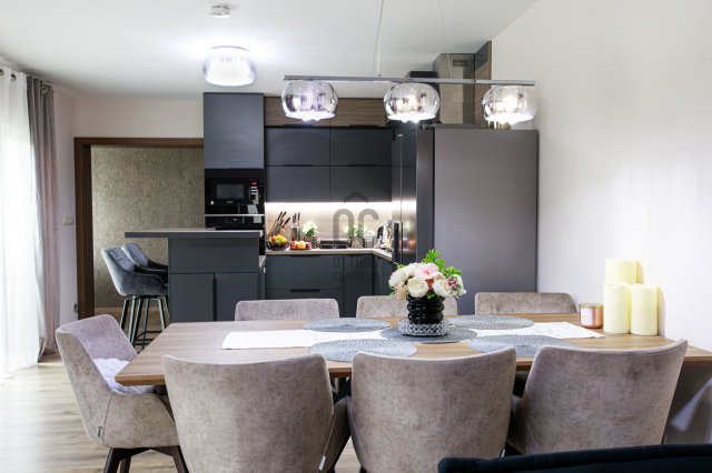 Eladó családi ház, Szigetmonostorban 110 M Ft, 4 szobás