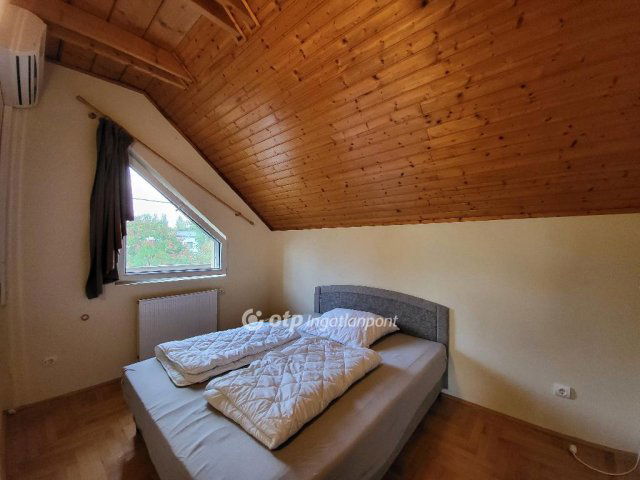 Eladó családi ház, Siófokon 211 M Ft, 5 szobás