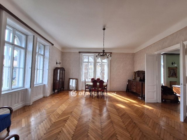 Eladó téglalakás, Budapesten, VIII. kerületben 124 M Ft