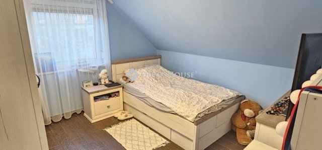 Eladó családi ház, Siklóson 89.9 M Ft, 5 szobás