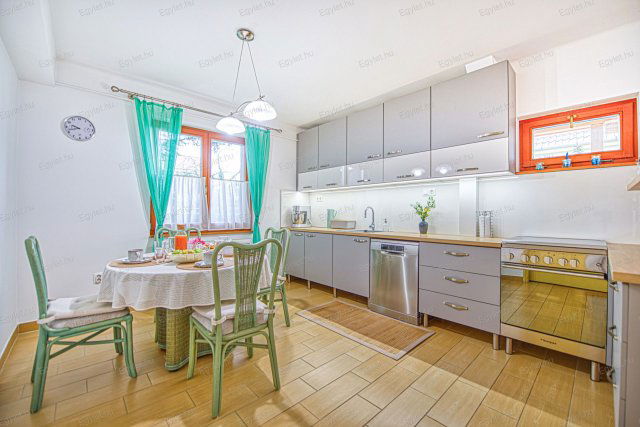 Eladó családi ház, Budapesten, XX. kerületben 149.9 M Ft