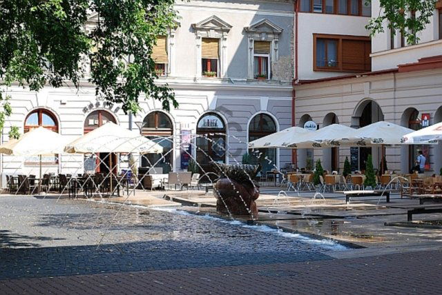 Kiadó üzlethelyiség, Debrecenben 670 E Ft / hó