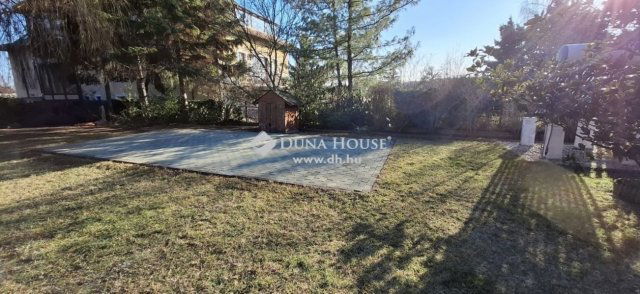 Eladó családi ház, Szentendrén 339 M Ft, 10 szobás