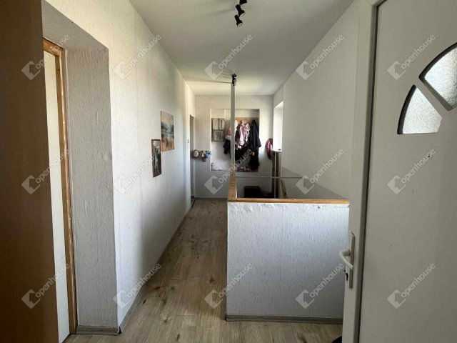 Eladó téglalakás, Nagycenken 45 M Ft, 3 szobás