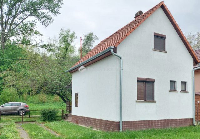 Eladó nyaraló, Dombóváron 25 M Ft, 3 szobás