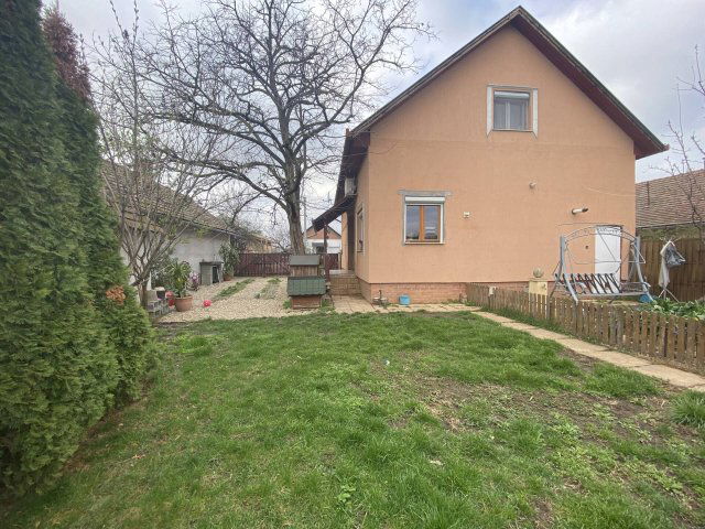 Eladó családi ház, Mezőtúron 45 M Ft, 4 szobás