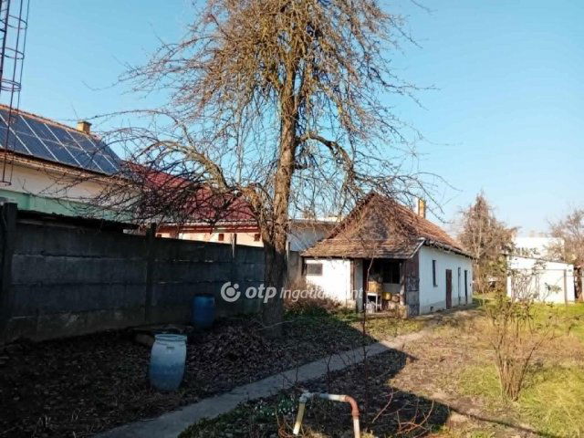 Eladó családi ház, Biharkeresztesen 24 M Ft, 3 szobás