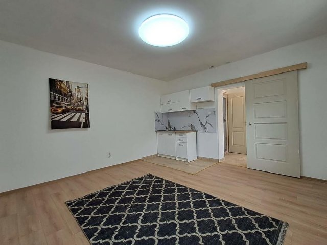 Eladó családi ház, Budapesten, XV. kerületben 35.9 M Ft