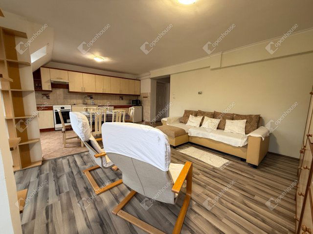 Eladó téglalakás, Siófokon 64.9 M Ft, 3 szobás