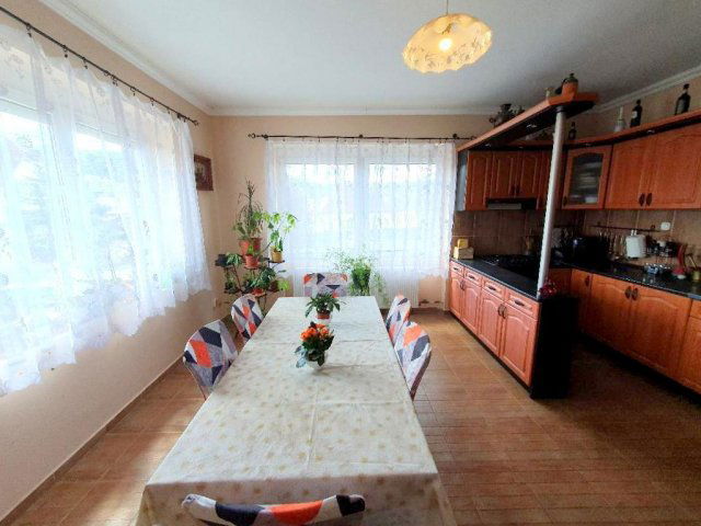 Eladó családi ház, Érden 77.9 M Ft, 4 szobás