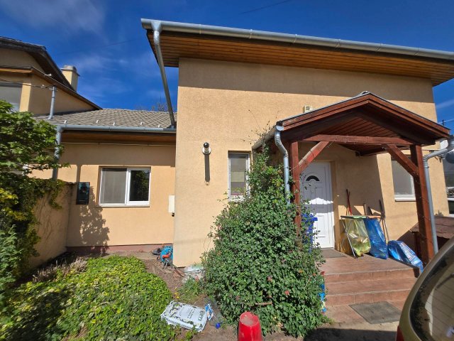 Eladó ikerház, Szigetszentmiklóson 92.5 M Ft, 4 szobás