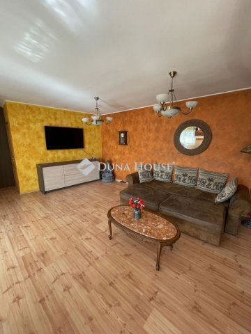 Eladó téglalakás, Győrött 56 M Ft, 3 szobás