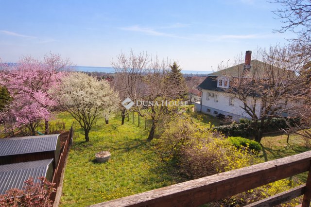 Eladó nyaraló, Balatonalmádiban 58.9 M Ft, 4 szobás