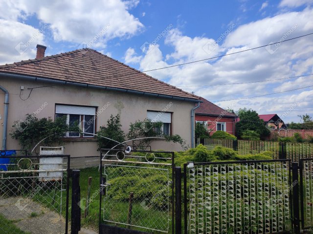 Eladó családi ház, Lovásziban 16.5 M Ft, 4 szobás