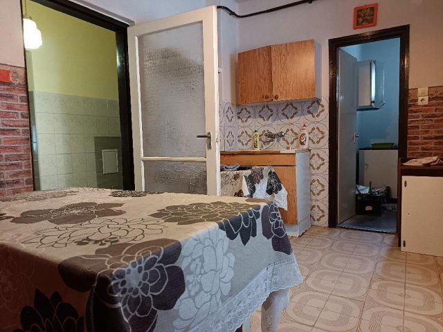 Eladó családi ház, Földesen 32 M Ft, 2 szobás