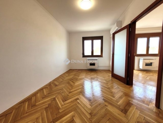Eladó téglalakás, Mohácson 42 M Ft, 2 szobás