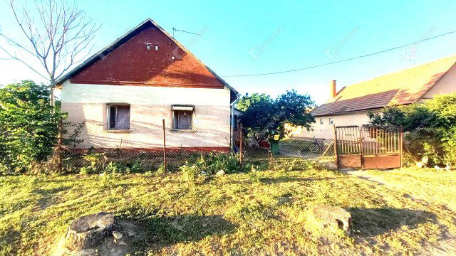 Eladó családi ház, Nagykörűn 8.9 M Ft, 2 szobás