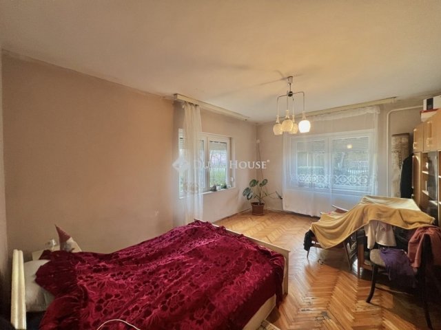 Eladó családi ház, Veszprémben 68.9 M Ft, 4 szobás