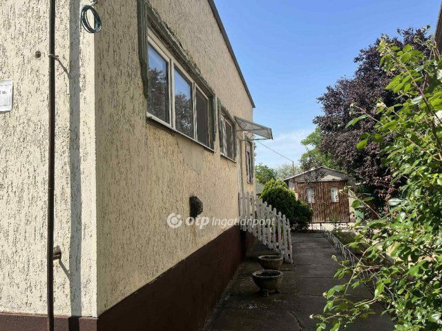 Eladó családi ház, Abonyban 38 M Ft, 3 szobás