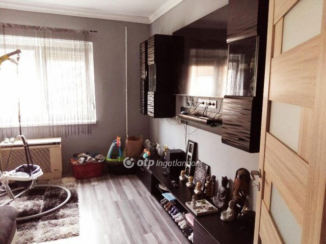 Eladó családi ház, Hajdúdorogon 32 M Ft, 2 szobás