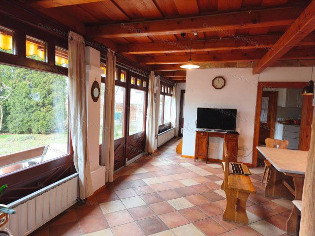 Eladó családi ház, Veresegyházon 196 M Ft, 3 szobás