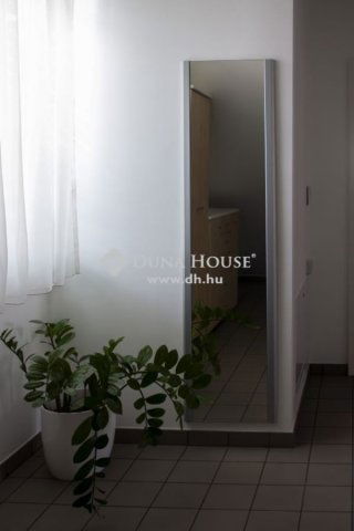 Kiadó téglalakás, albérlet, Budapesten, VI. kerületben