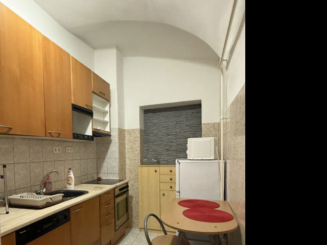 Eladó téglalakás, Sopronban 34.9 M Ft, 1 szobás