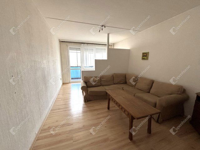 Eladó panellakás, Győrött 47.9 M Ft, 2 szobás