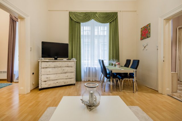 Eladó téglalakás, Budapesten, VI. kerületben 0.29 M Ft, 2 szobás