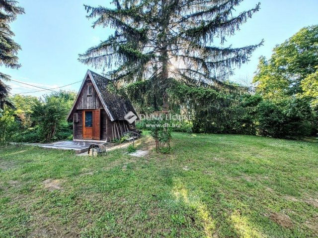 Eladó családi ház, Szegeden 13.5 M Ft, 2 szobás