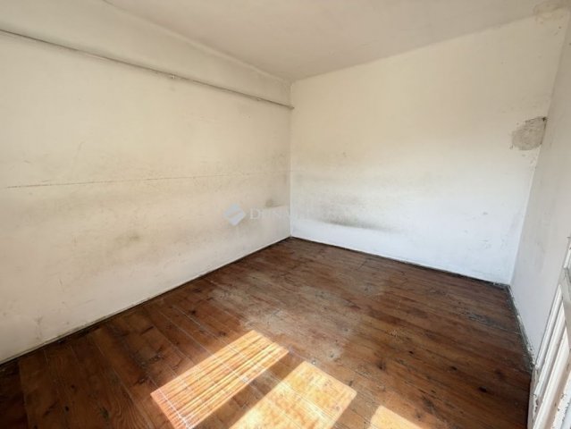 Eladó családi ház, Tápiószecsőn 21.3 M Ft, 2 szobás