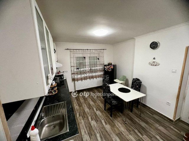 Eladó családi ház, Besenyőtelken 32 M Ft, 3 szobás