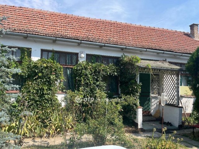 Eladó családi ház, Szentpéterszegen 19.99 M Ft, 2 szobás