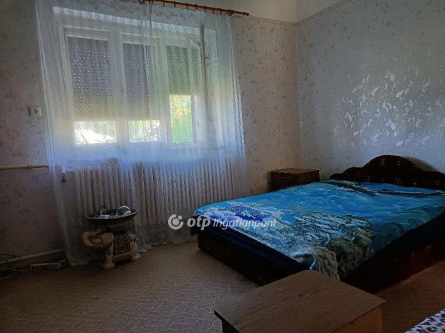 Eladó családi ház, Sárándon 32 M Ft, 2 szobás