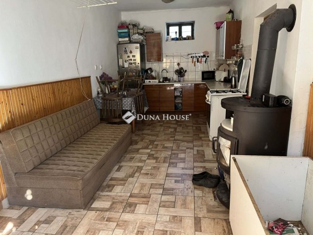 Eladó családi ház, Rábapatonán 36.7 M Ft, 3 szobás