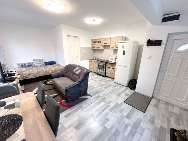 Eladó téglalakás, Budapesten, XX. kerületben 33.5 M Ft, 1 szobás