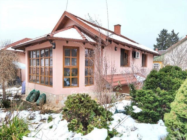 Eladó családi ház, Budapesten, XVIII. kerületben 249 M Ft