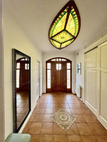 Eladó családi ház, Kecskeméten 248 M Ft, 7 szobás