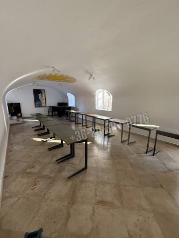 Kiadó ipari ingatlan, Győrött 714 E Ft / hó