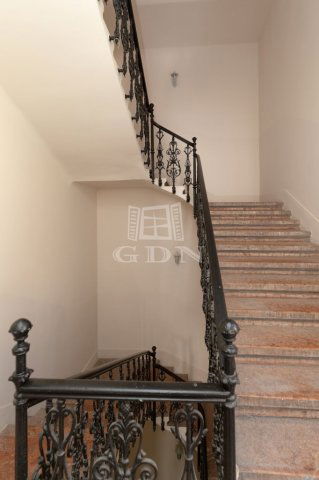 Eladó téglalakás, Budapesten, VI. kerületben 145 M Ft, 2 szobás