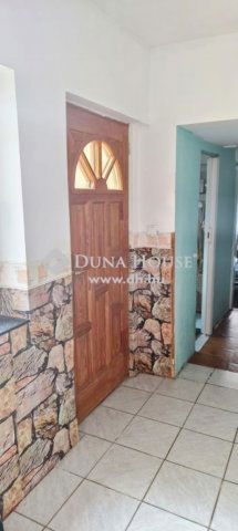 Eladó családi ház, Pécsett 46.9 M Ft, 3 szobás